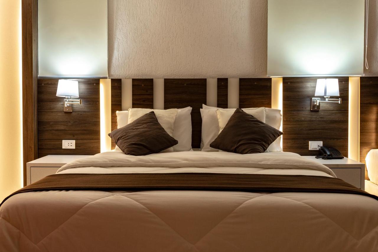 אסונסיון Hotel Los Alpes Cipreses מראה חיצוני תמונה