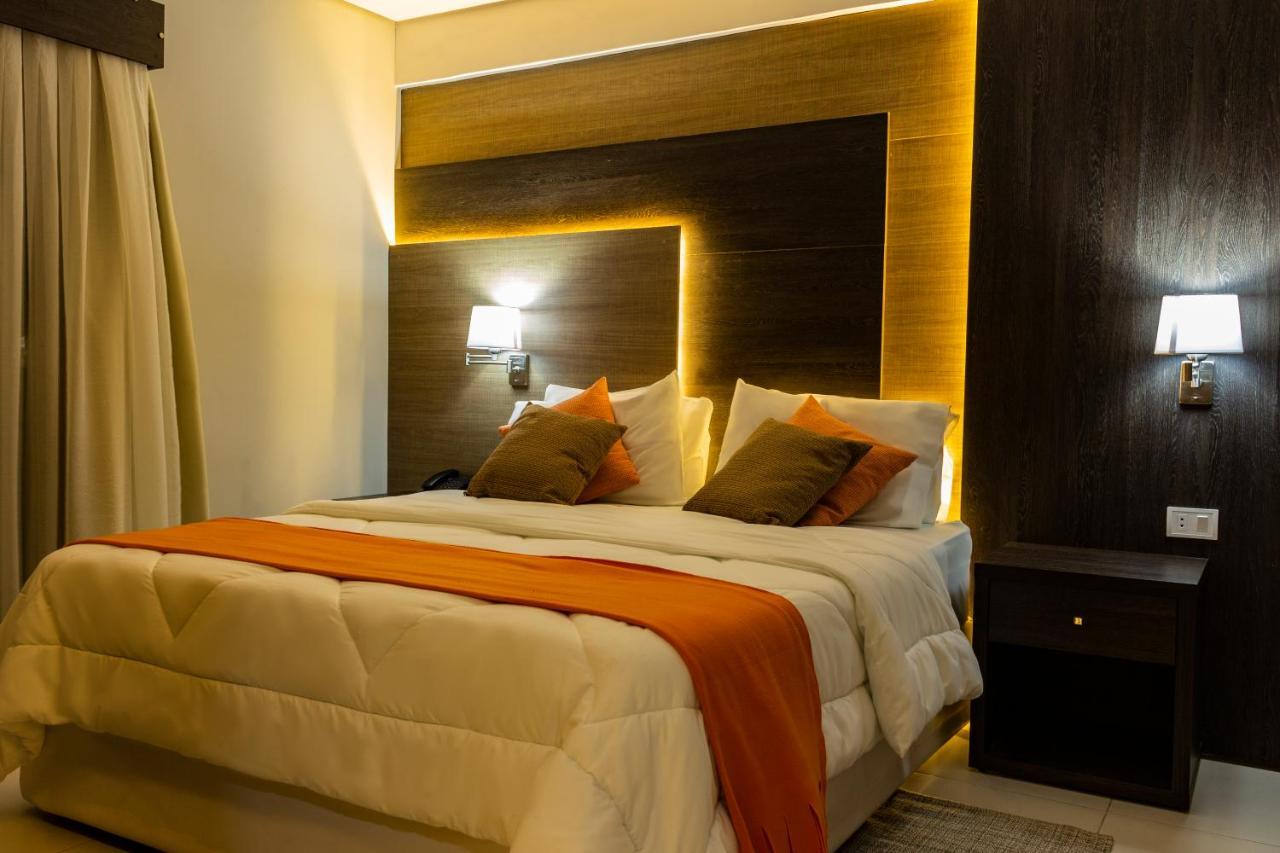 אסונסיון Hotel Los Alpes Cipreses מראה חיצוני תמונה